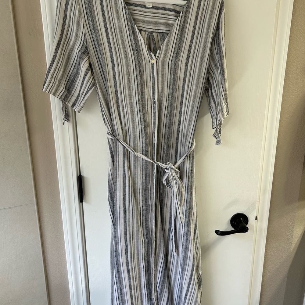 Gap Striped Gray and White Women's Linen Dress